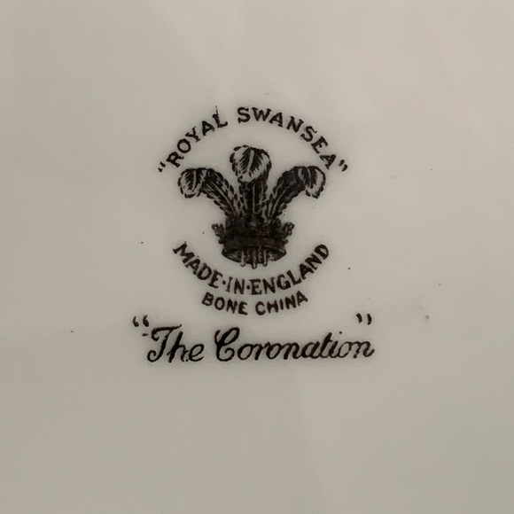 Rare Royal Swansea “The Coronation” Bone China Bread and Butter Plates (7) - Picture 2 of 2